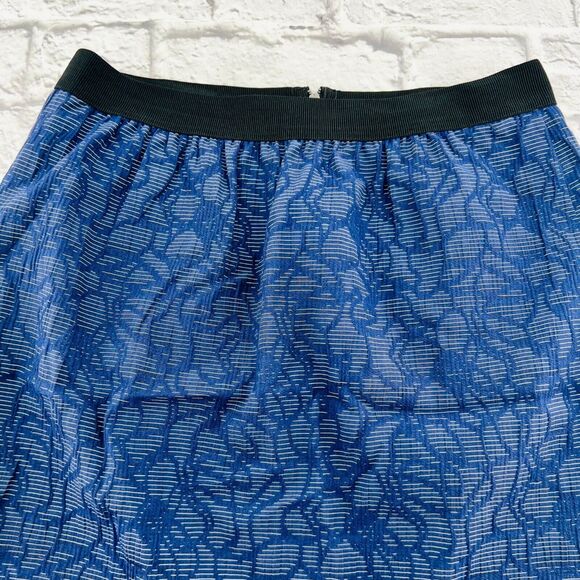 Ann Taylor Floral A-Line Mini Skirt w/ Exposed Zipper‎ Size 6 Dark Blue Stretch - Picture 2 of 8